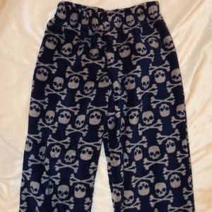 Fleece nightwear skulls Cherokee Sz 12-14 (boys)